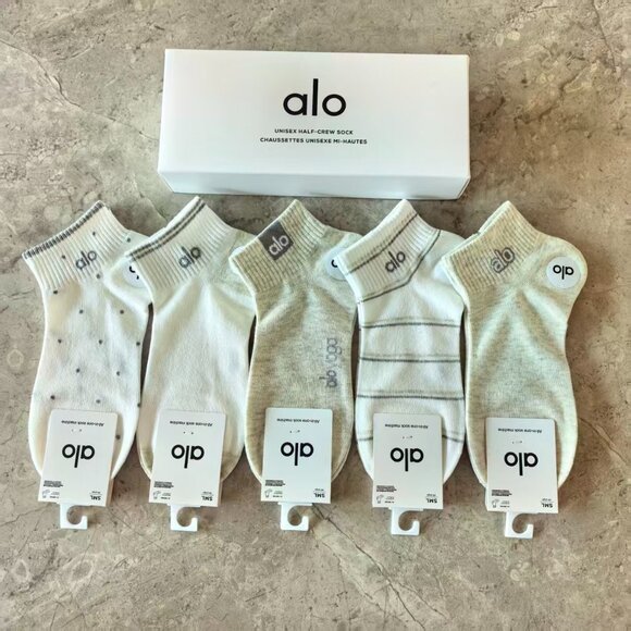 A42- ALO Yoga Women's Grey & Ivory Assorted Ankle Socks 5-Pair Box Set - NWT